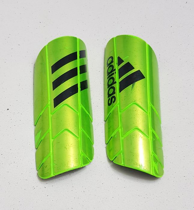 Apărători fotbal ADIDAS protecții tibie originale, mărimea  M/L unisex