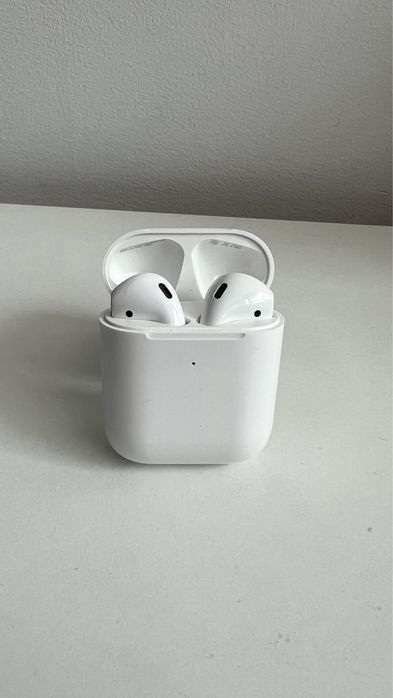 Airpods 2 + силиконов кейс