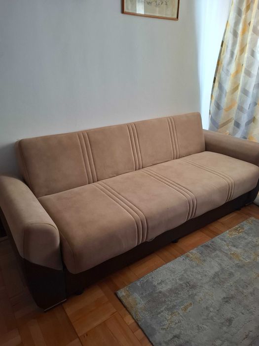 Canapea extensibila 3 locuri