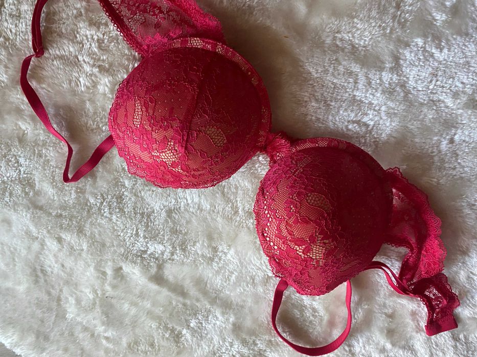 Sutien rosu corai cu dantela, 75C, nou