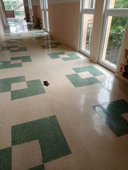 Шлайфане и полиране на захабени настилки