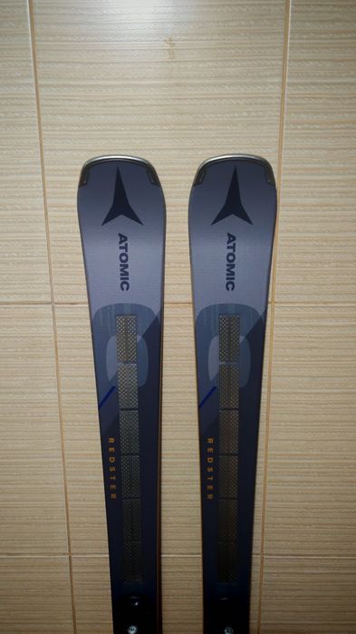 Schiuri atomic  rester Q9 revoshock 176 cm