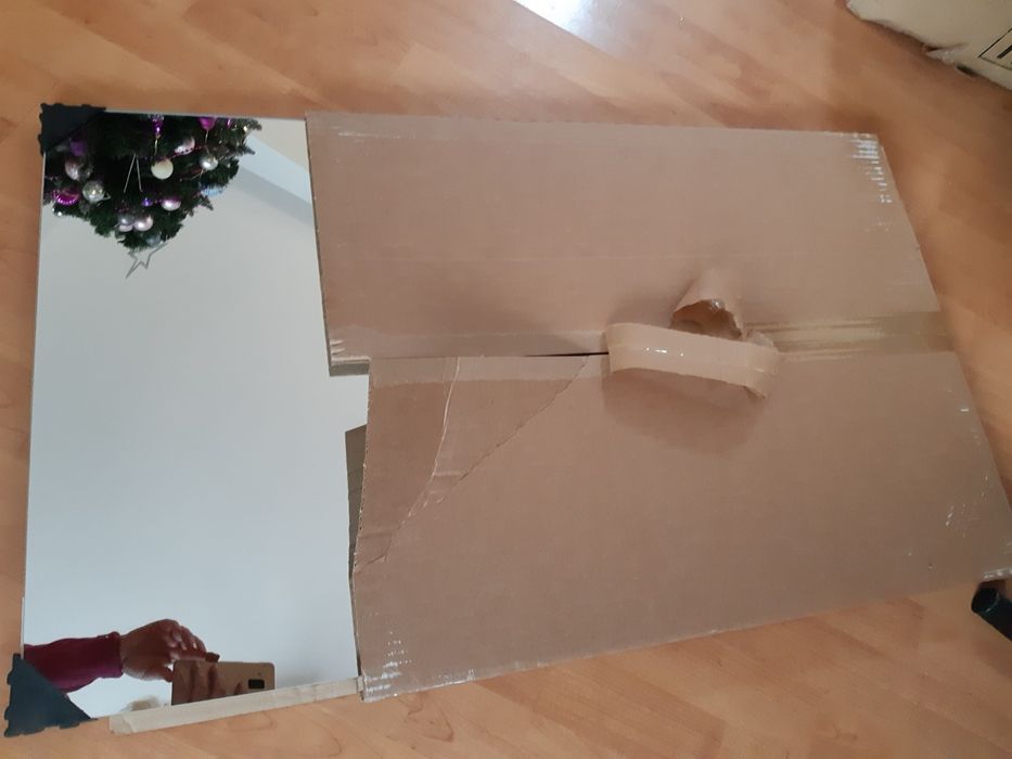 Vand oglinda sigilata