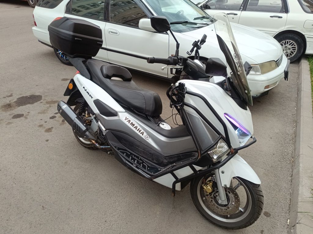 Продам Н макс 175 куб  идяльном состояние!!