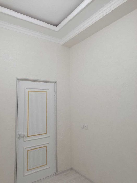 Уй сотилади.16 қаватли уйнинг 2 қаватида