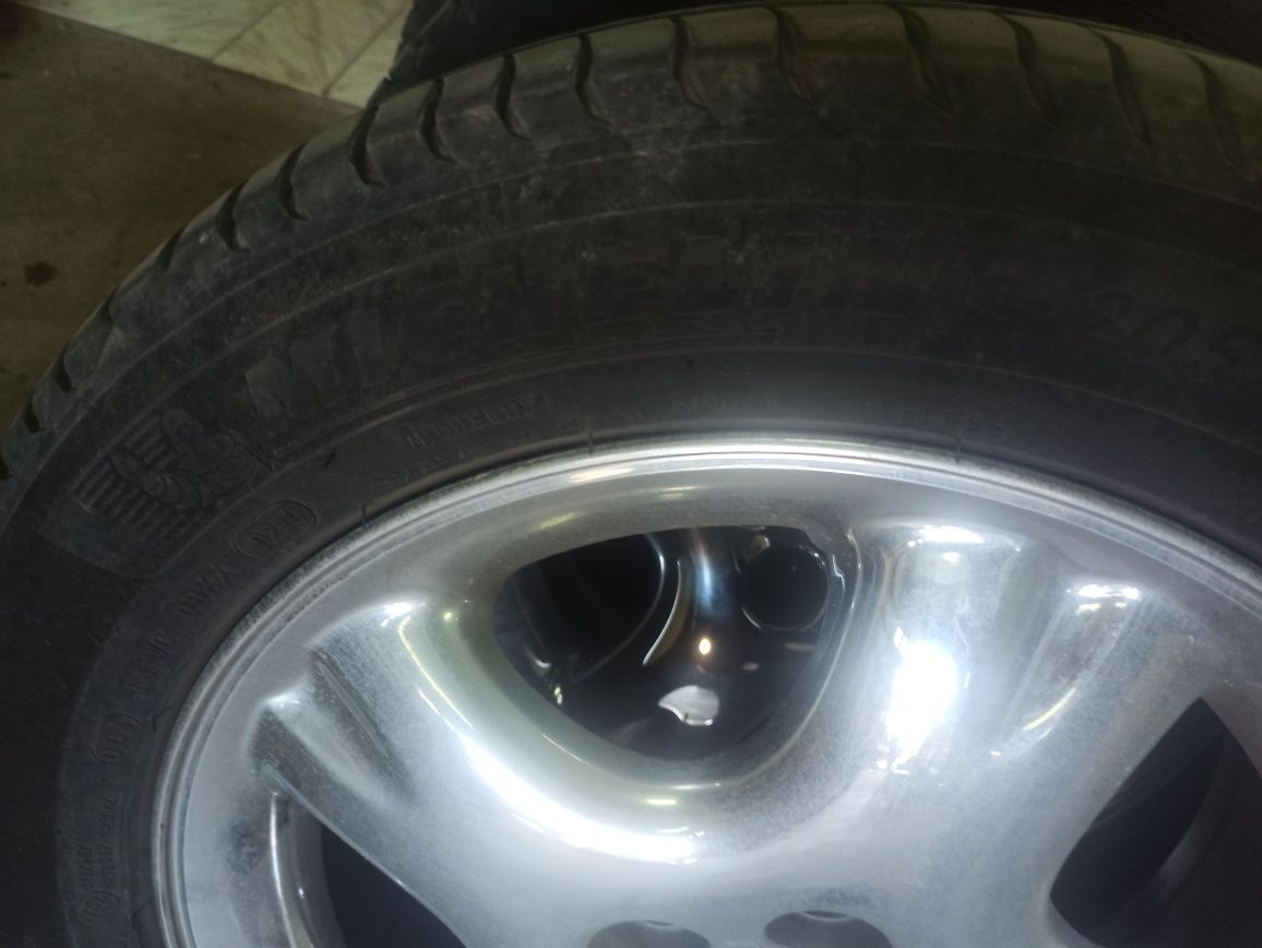 Гуми MICHELIN с джанти Chrysler 4бр