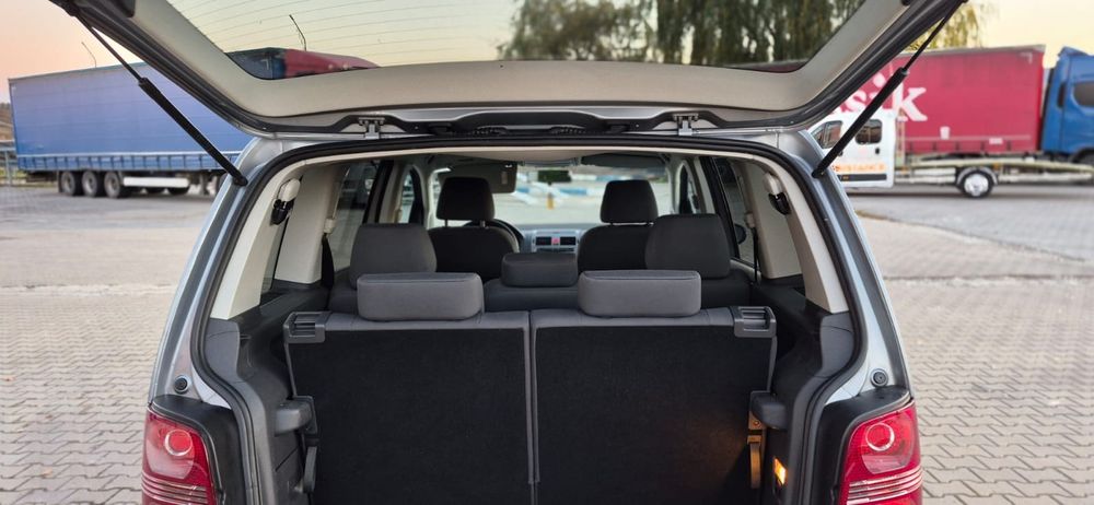 Vw touran 1.9 tdi  7 locuri