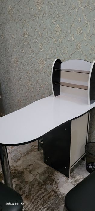 Маникюрный стол  за 450тыс исползованный