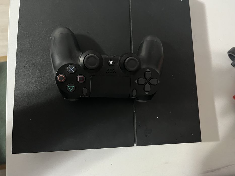 Ps4 с джойстик и малък проблем