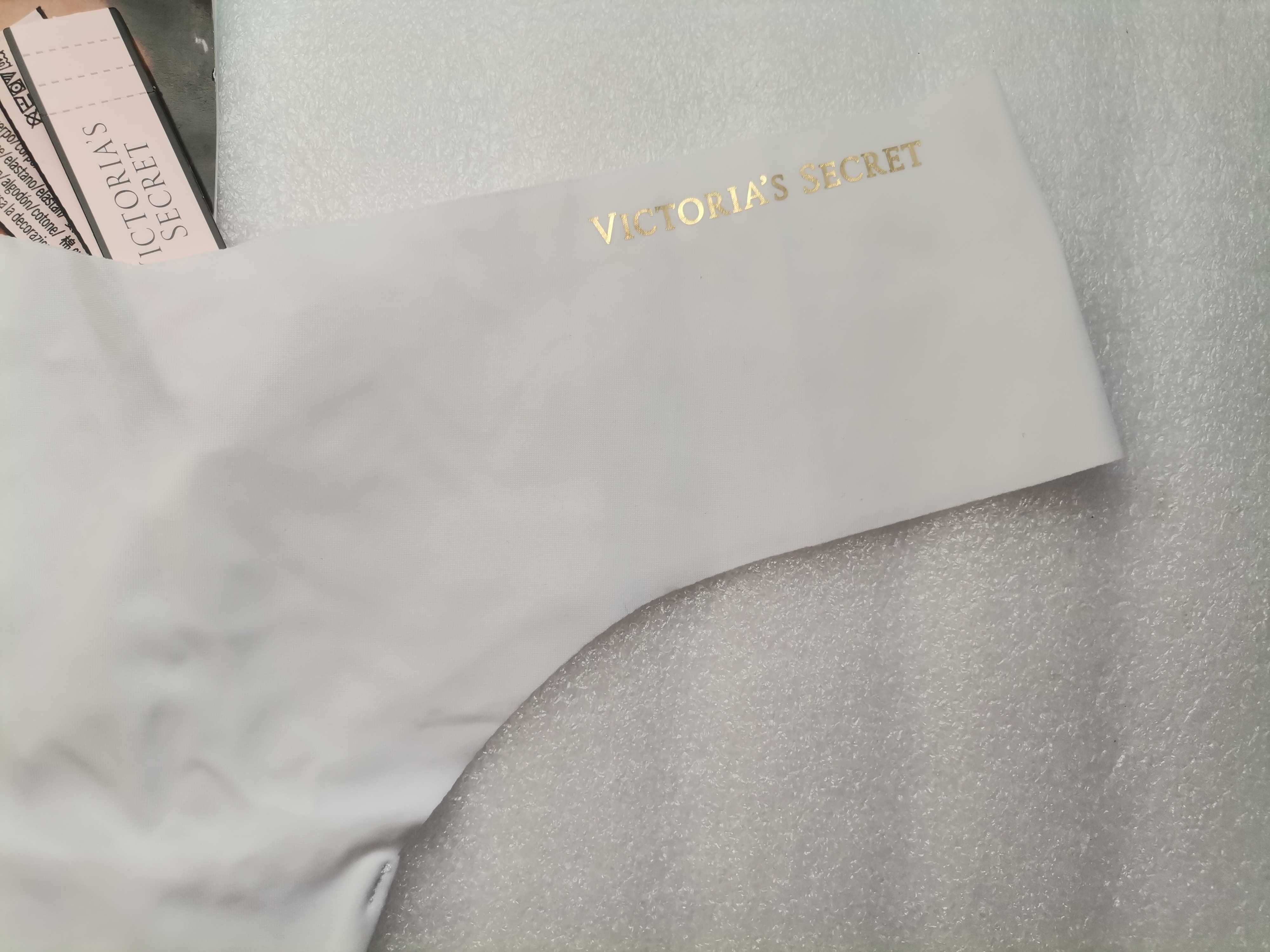 Victoria's Secret - луксозно бельо брандирано с логото на марката