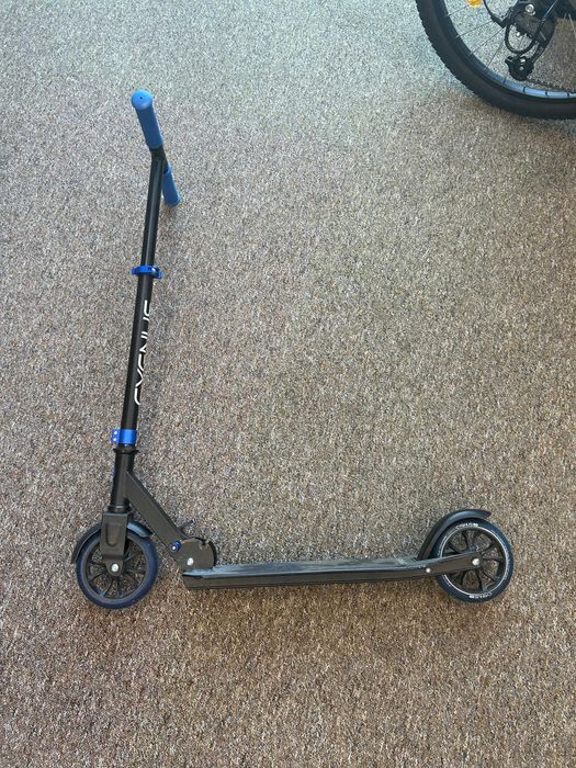 Trotinetă pliabilă pentru copii/adolescenți Cygnus, ușoară și compactă