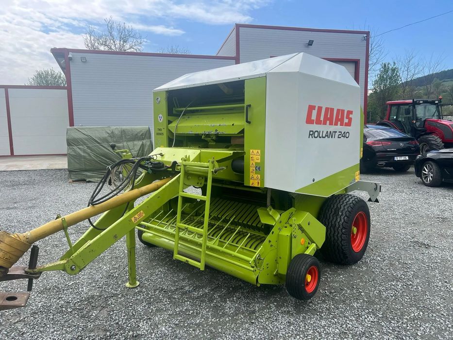 Claas Rollant 240