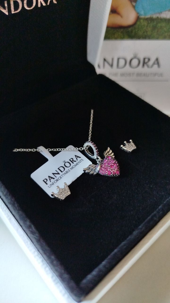 Очаровательное украшение Pandora в виде сердца