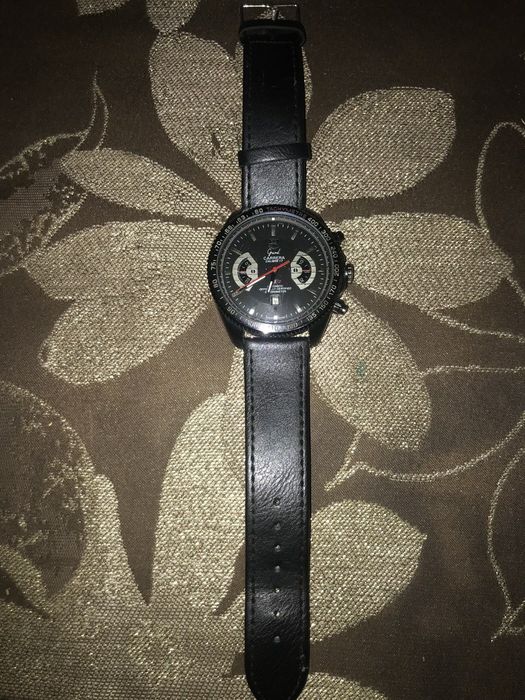 Продам фирменные оригинальные мужские часы