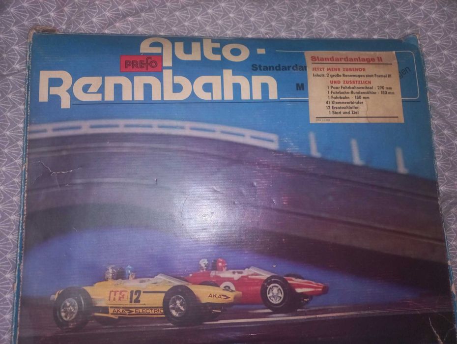 Auto-Rennhbahn..