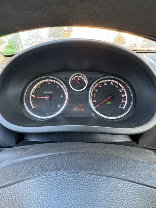 Vând Opel Corsa D – 2008