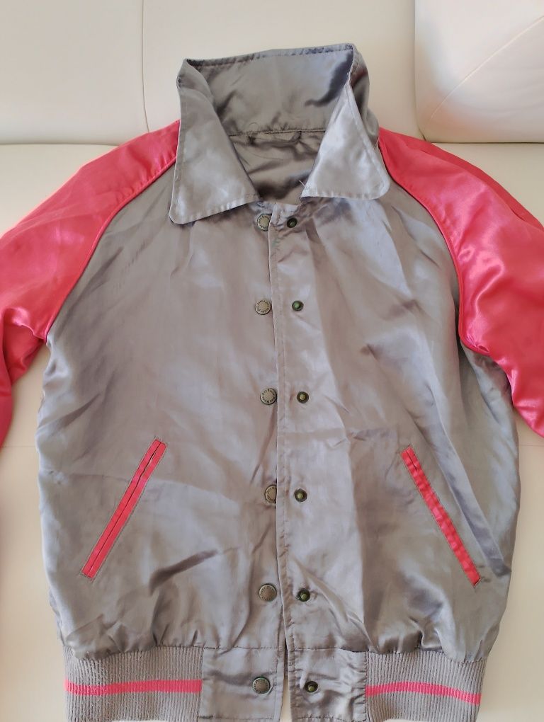 Vând haina sport/fashion, produs de calitate, mărimea S.