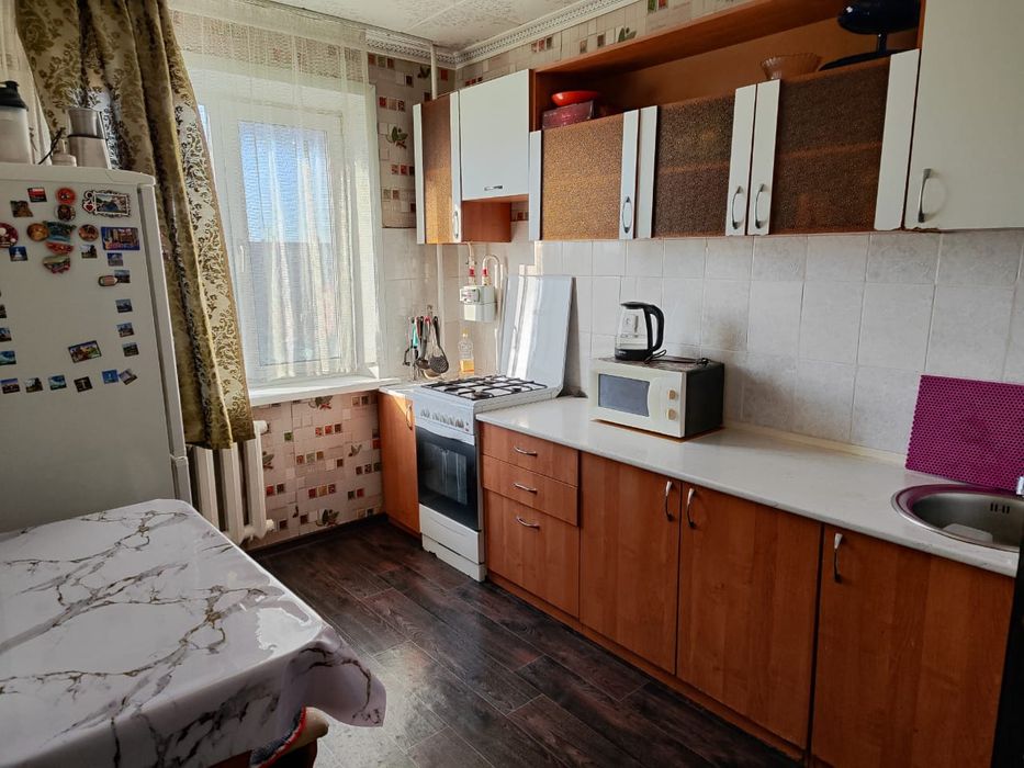 Сдам 2 комнатную в 19 мкр 120000