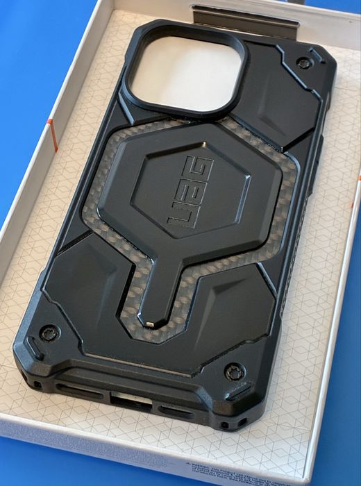 Калъф UAG Monarch Pro MagSafe Carbon Fiber iPhone 15 Pro Max Кейс Case