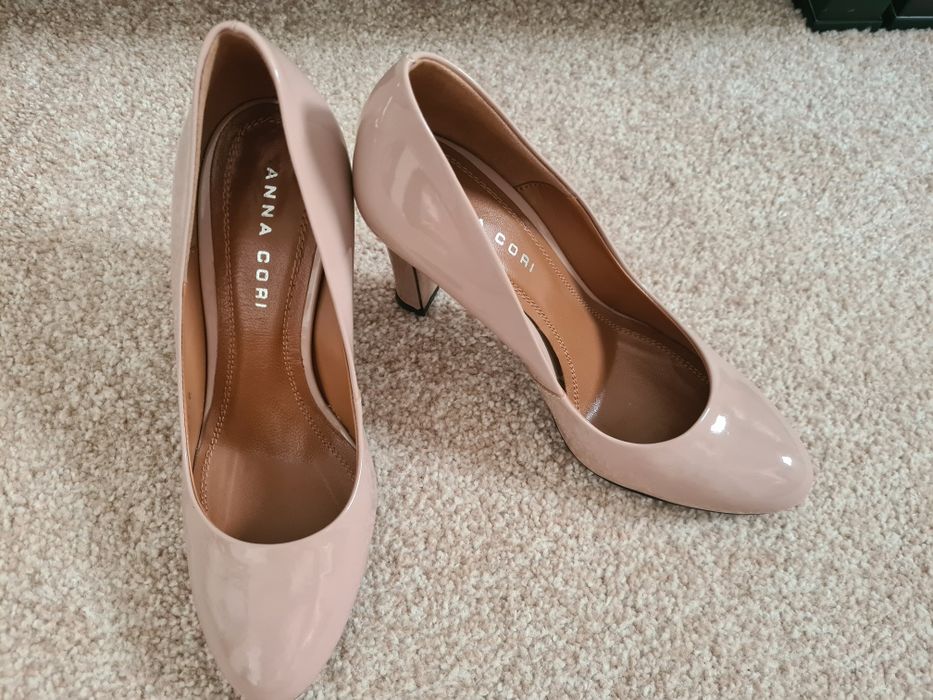 Pantofi Anna Cori masura 37 lac nude