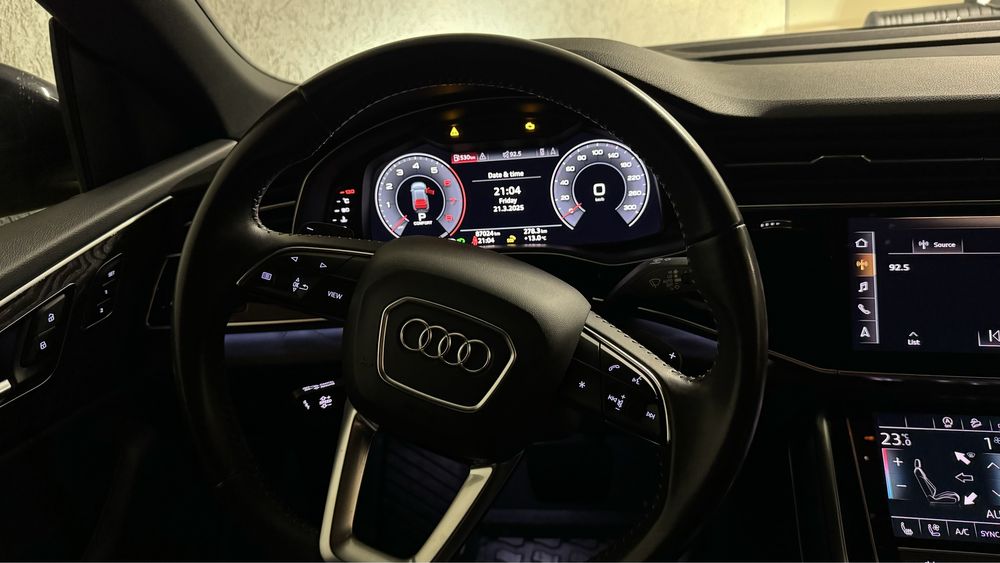 AUDI Q8 S-LINE нов внос