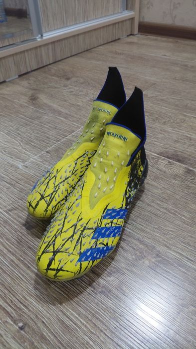 Футбольные бутсы Predator Wolverine