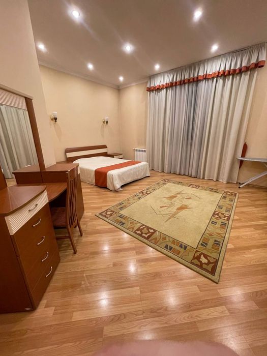 Аренда 3 комнатная 140кв.м Садыка Азимова