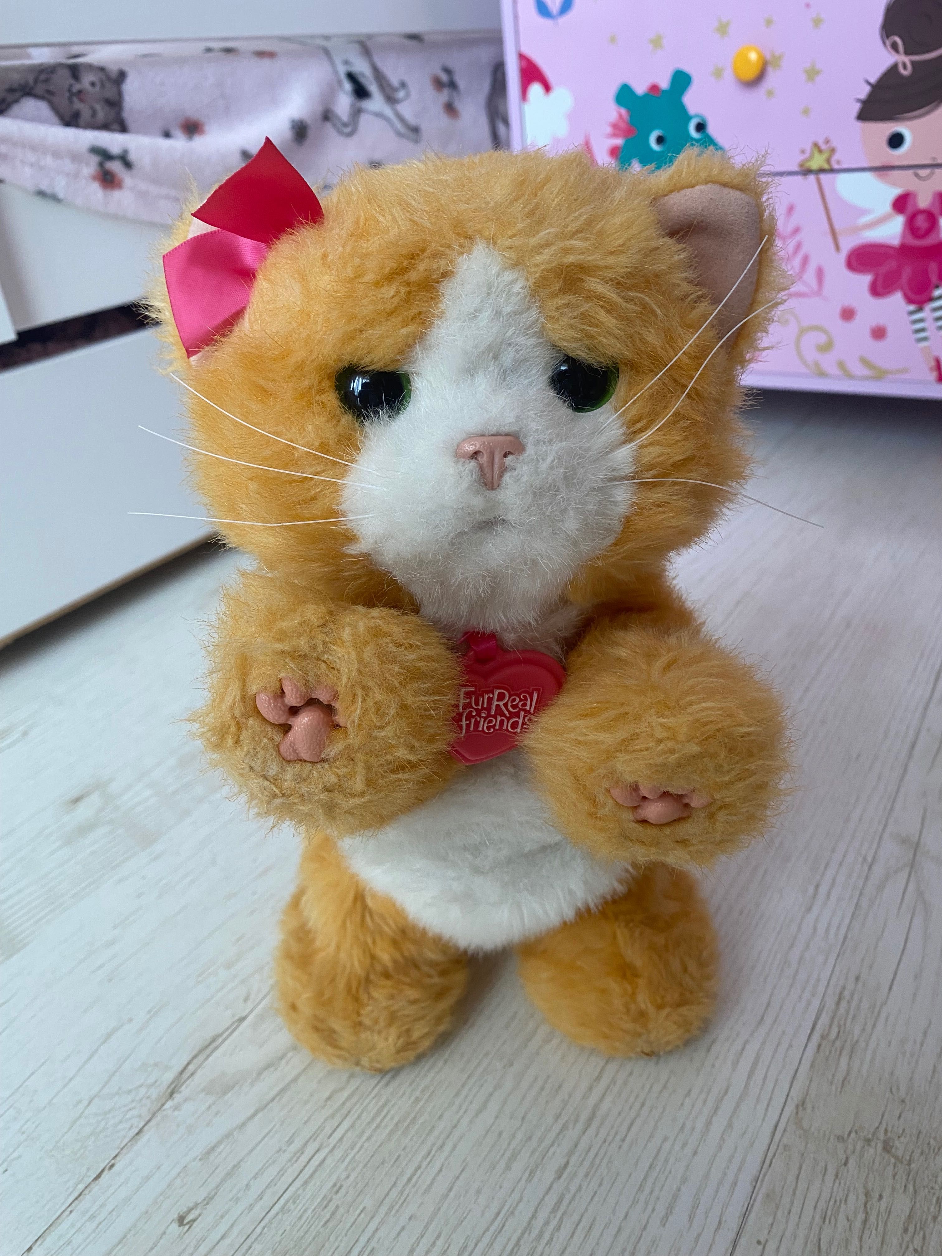 Интерактивно коте Daisy