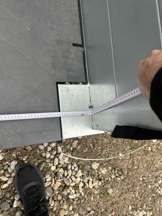 Vand container mobil cu trei laturi din tabla, foarte rezistent