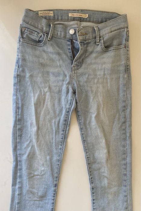Blugi Levi’s 710 mărimea 26 Super Skinny