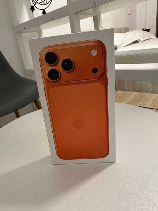 iPhone 17 Pro Max nou sigilat varianta eSIM Cosmic Orange