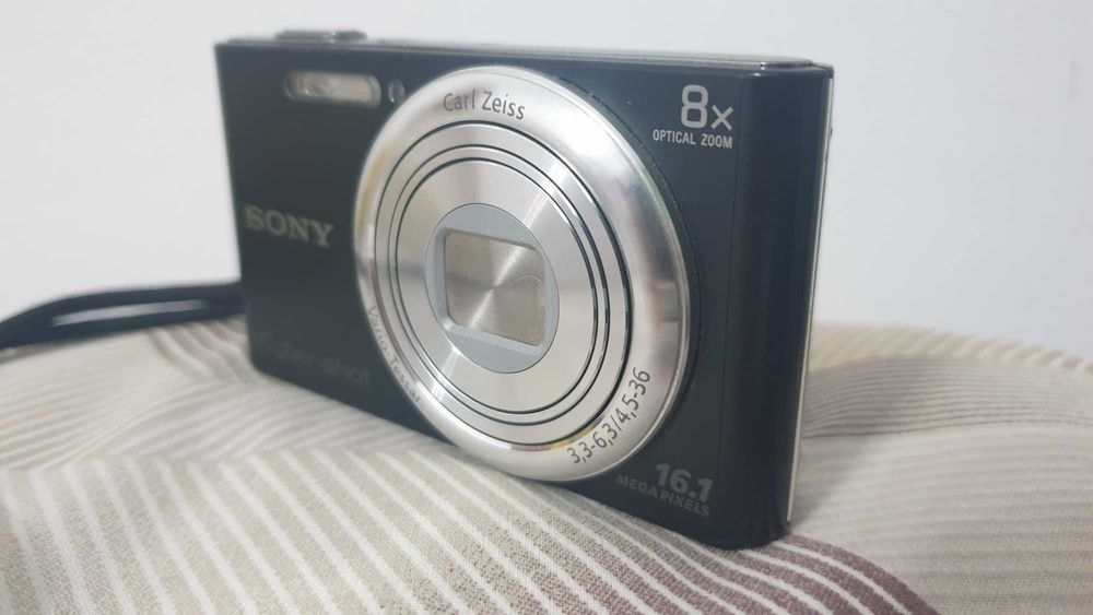 Sony Cyber-shot DSC-W730 16.1 МРх