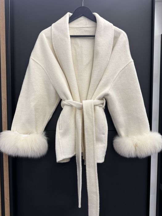 Късо палтенце с естествен косъм 100% австралийска вълна