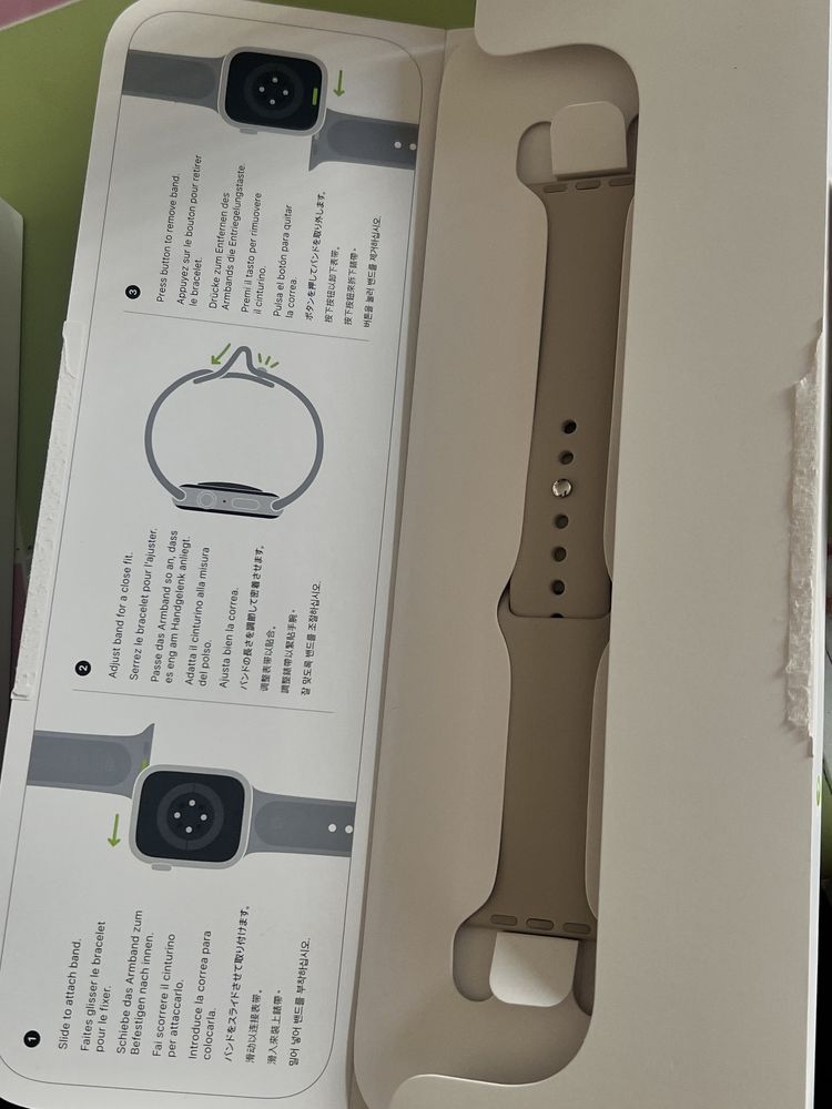 Часовник apple watch SE