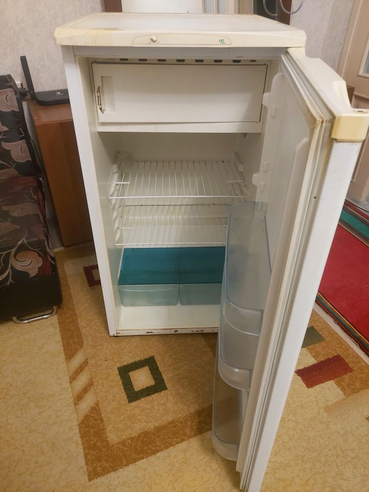 Холодильник НОРД продаю не рабочи 400000сум