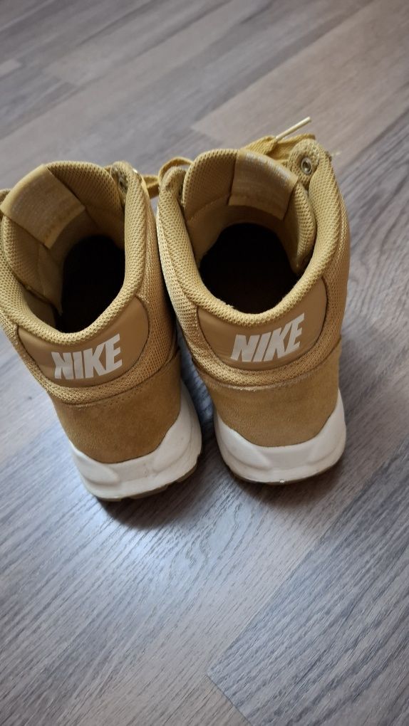 Nike маратонки...