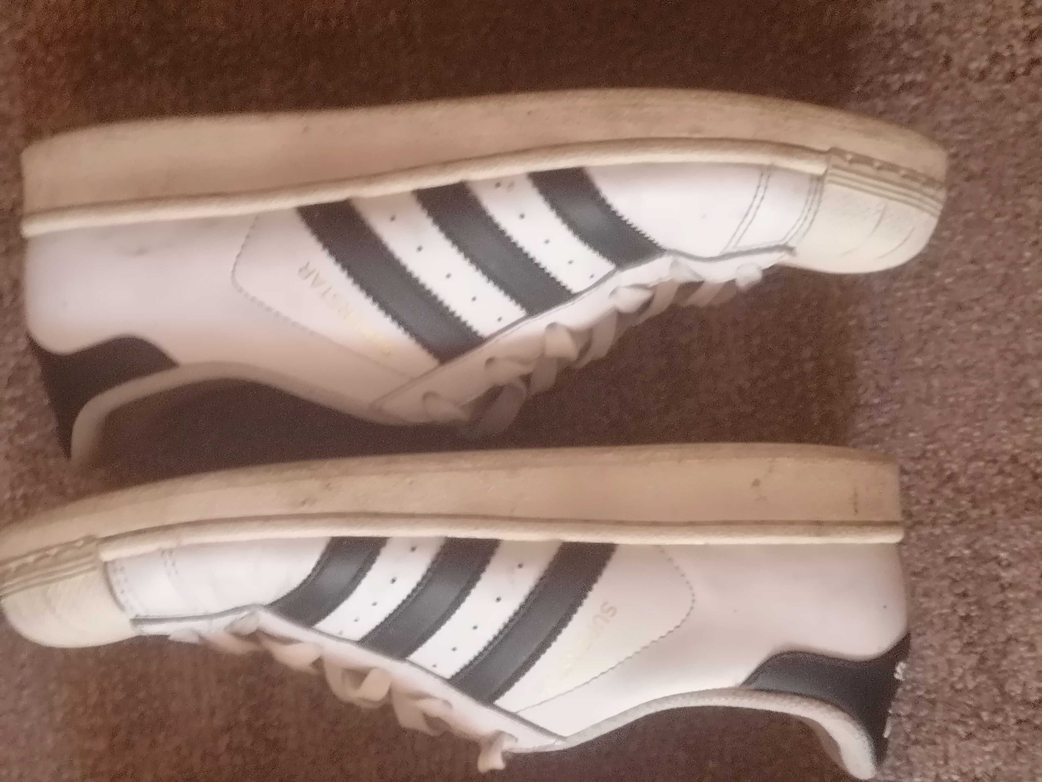 Adidași ORIGINALI ( 50 lei perechea)