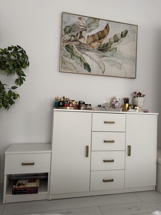 Vând comoda +2 noptiere