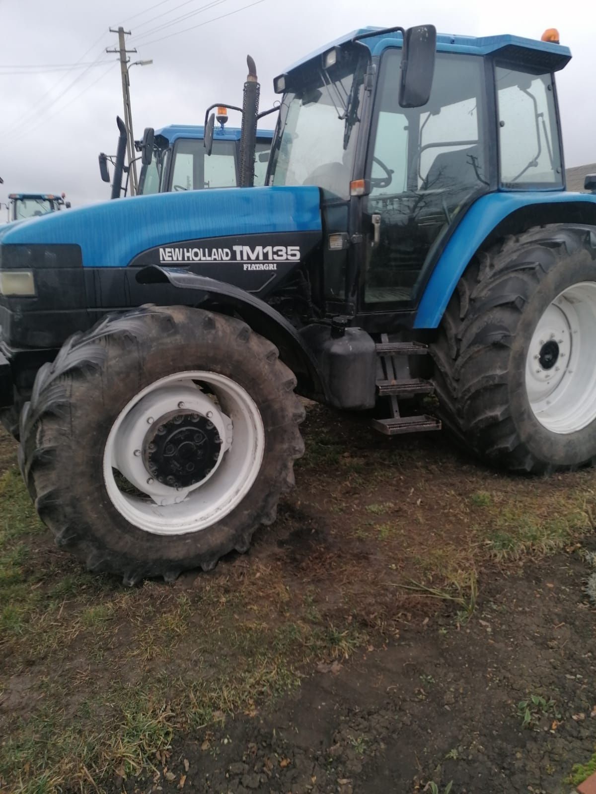 Dezmembrez Tractor New Holland TM-135