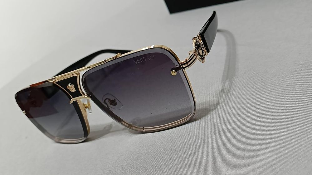 Ochelari de soare noi