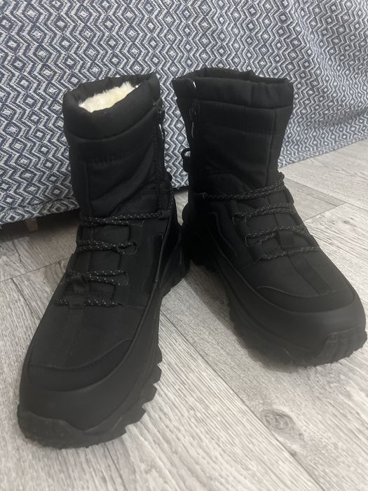 Новые зимние ботинки 44 размер.
