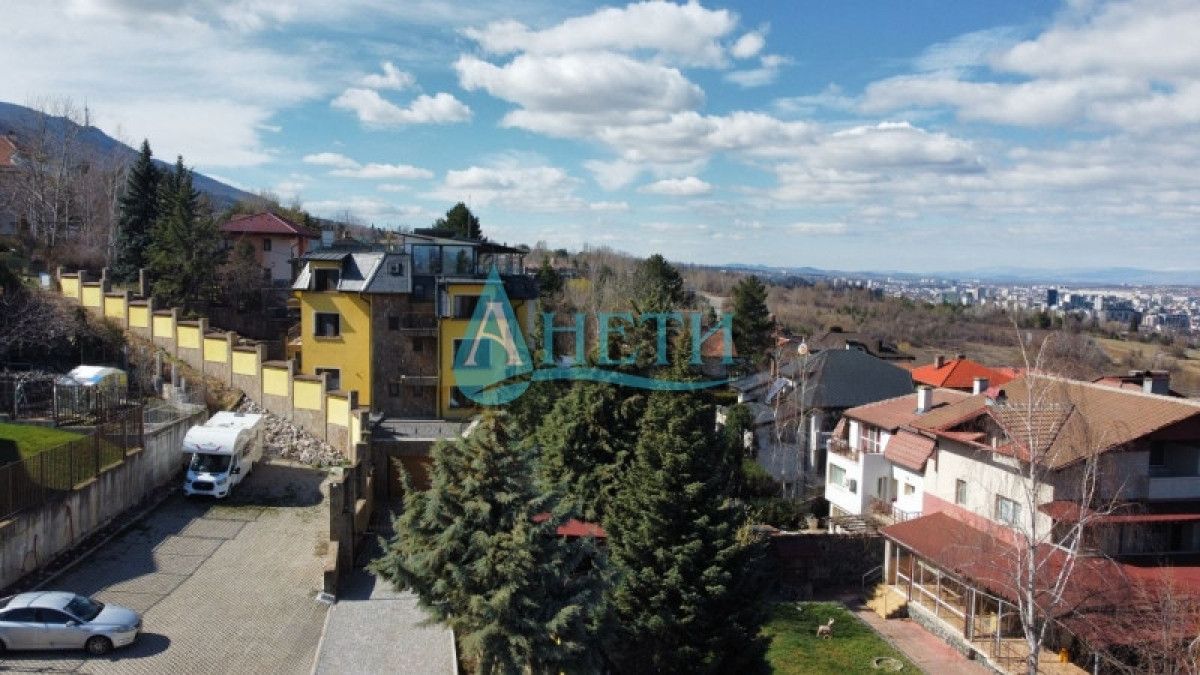 Стилна къща 1400м2, двор 1200м2 в Драгалевци продажбанаем