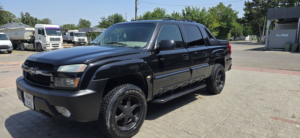 Vând sau schimb Chevrolet Avalanche  autoutilitara cu gaz