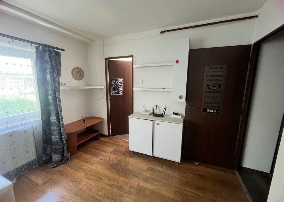 Închiriez garsonieră zona Prundu