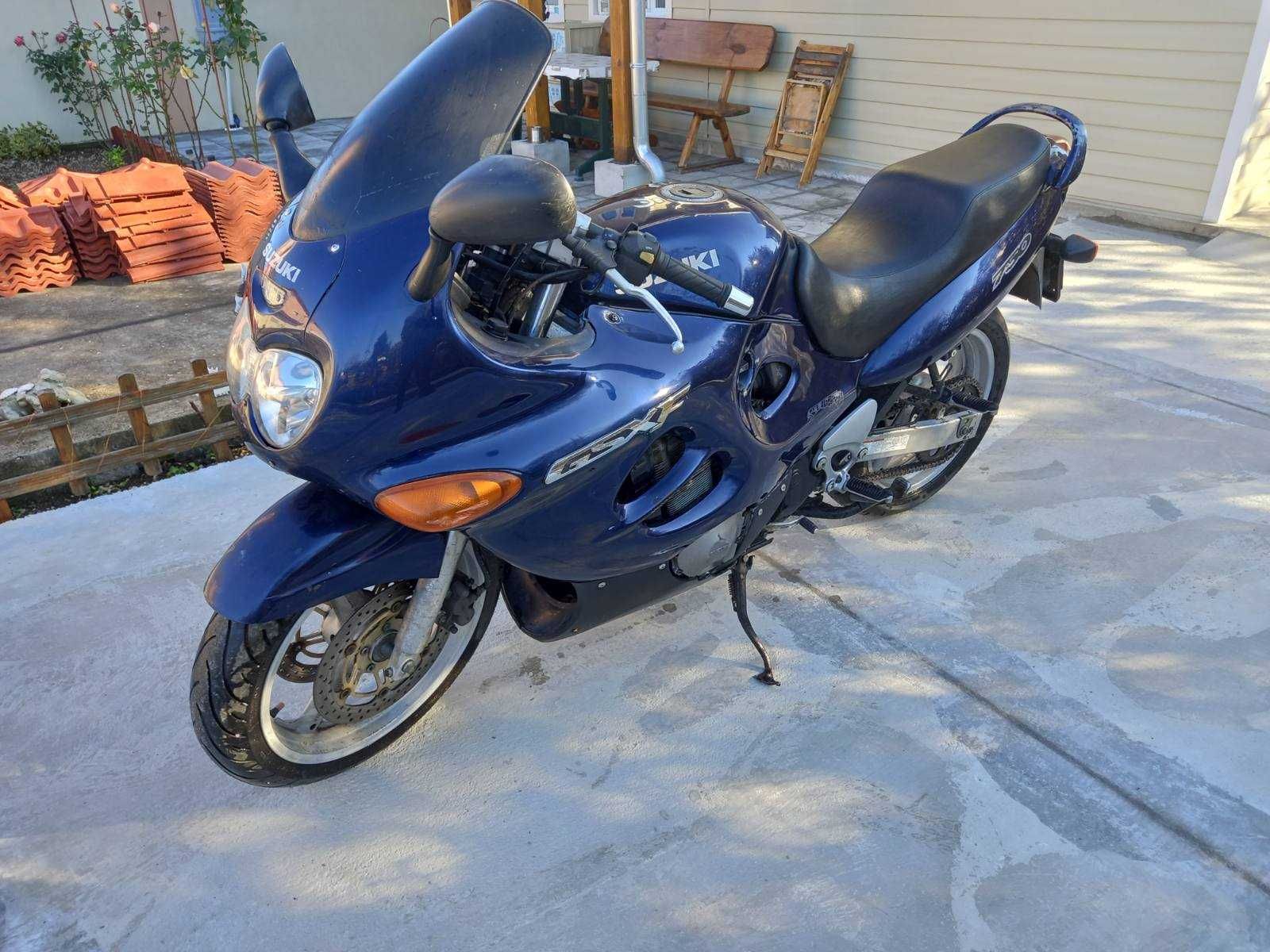 Suzuki gsx 750 f на части