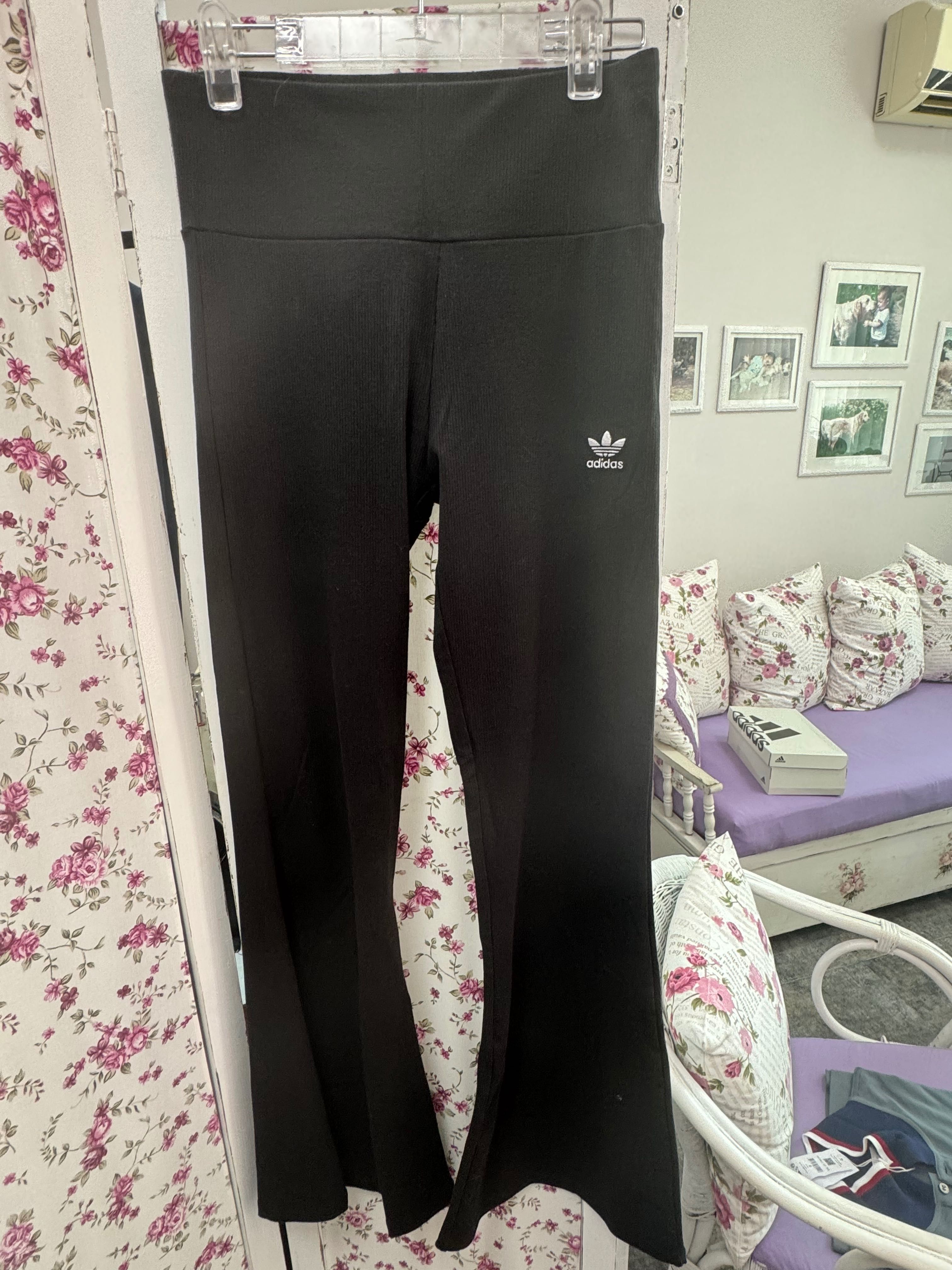 Дамски долнища Adidas размери М и XXXL