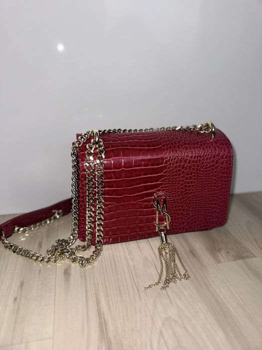 Steve Madden червена чанта със златно лого