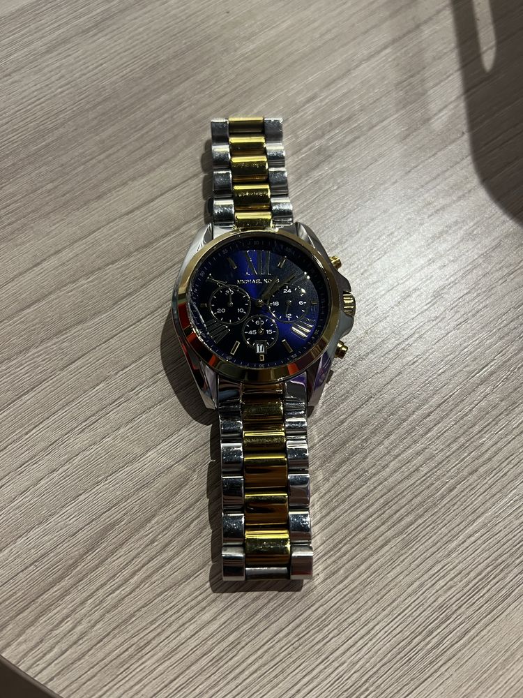 Продам часы Michael Kors