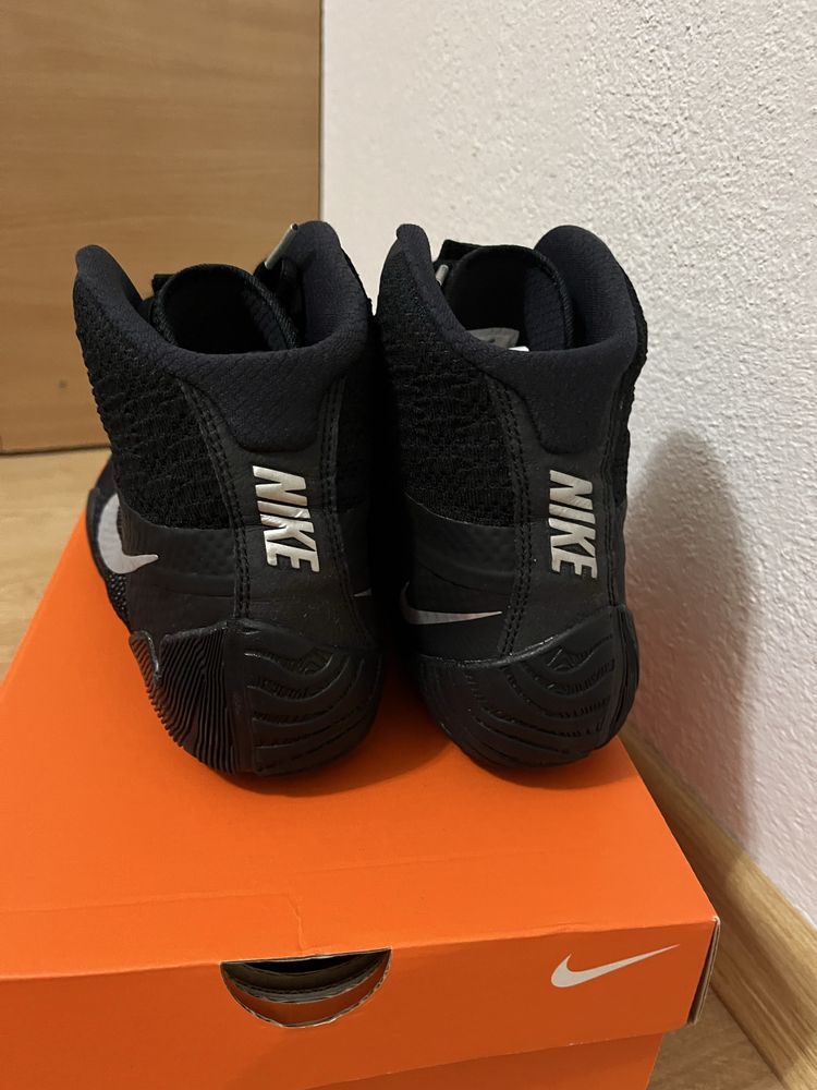 Борцовки  Nike Tawa