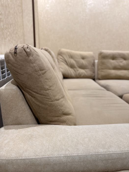 Продаю удобный и аккуратный диван в хорошим состоянии.